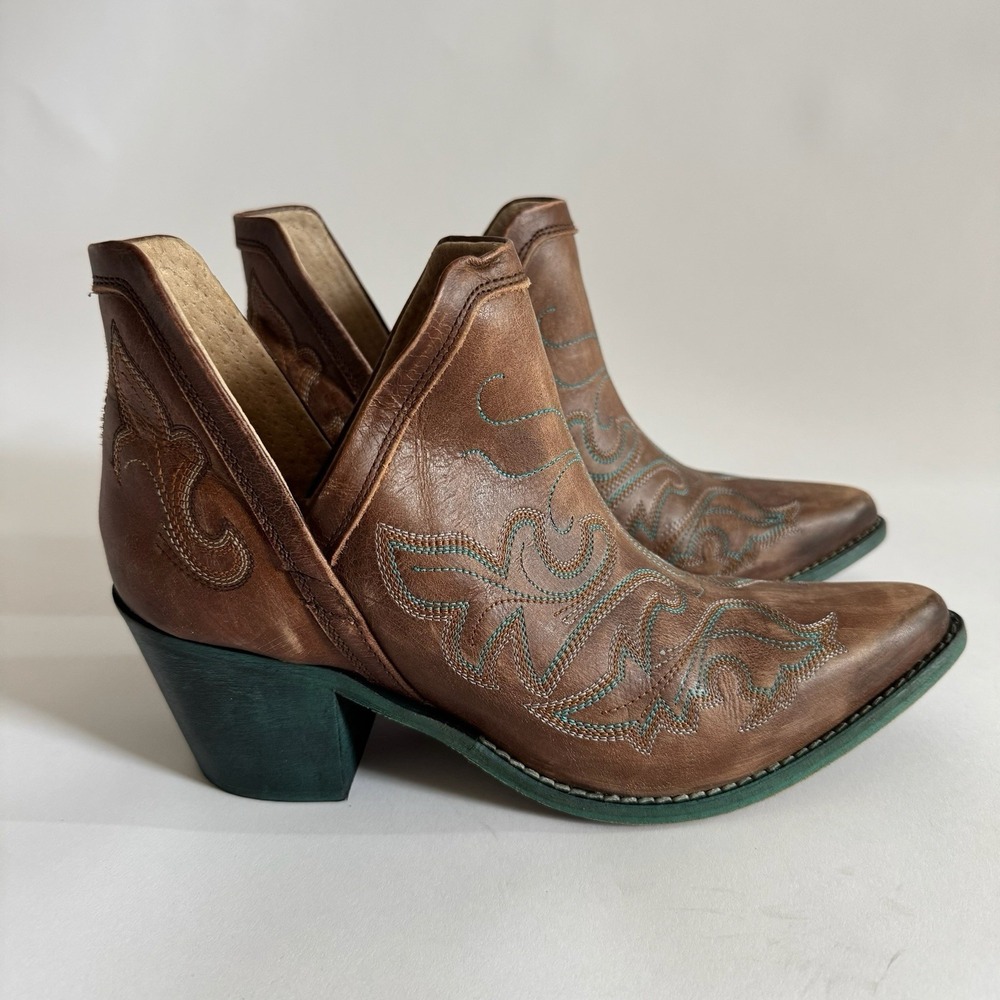Circle G Womens LD Cognac Embroidered Booties 9.5 Western Cowboy Boots Rodeo